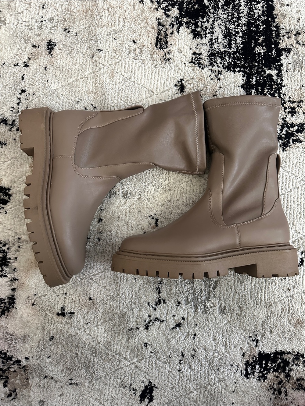 H&M women’s boots size 9
